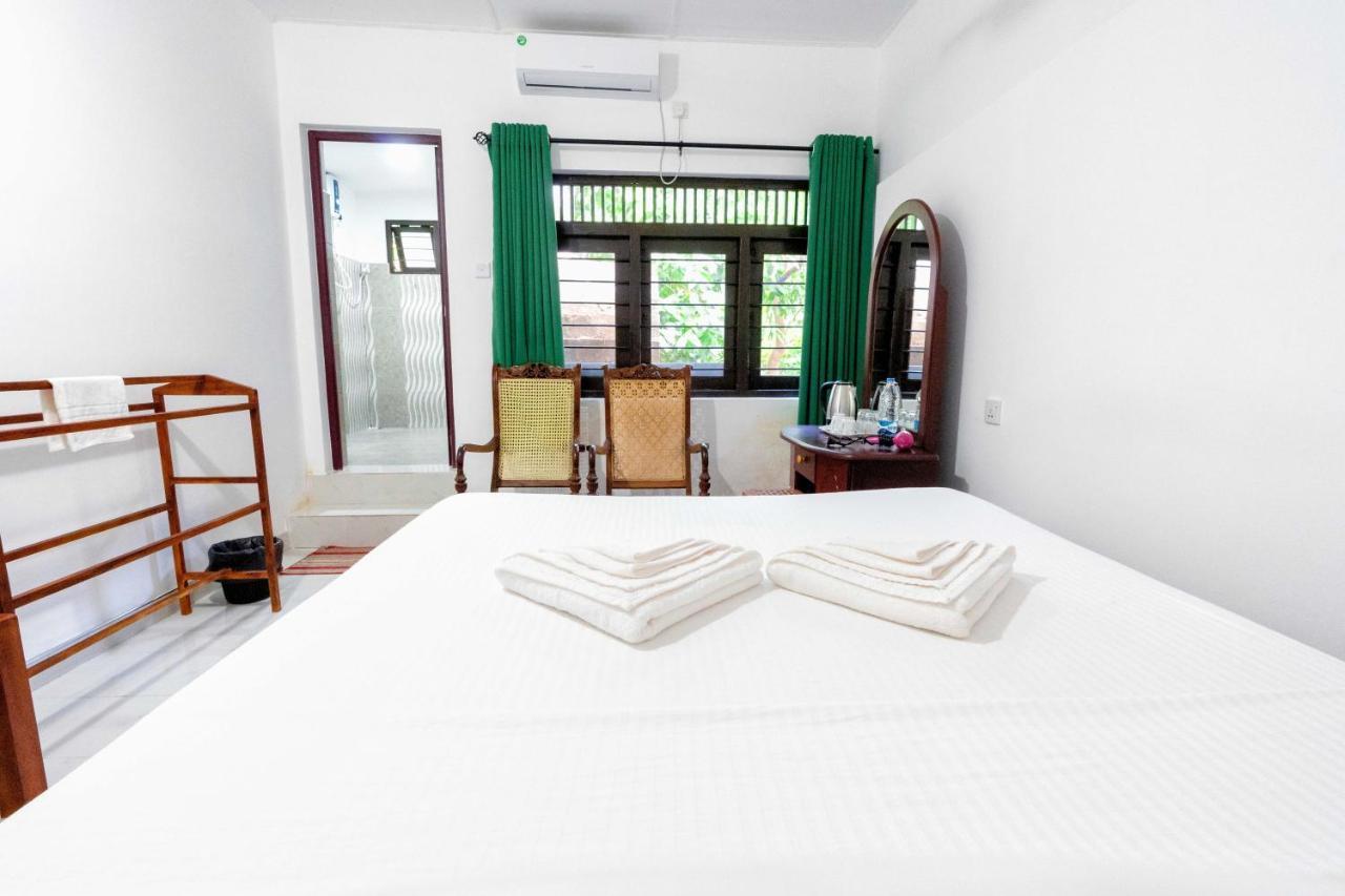Water Front Home Stay And Resort Anuradhapura Eksteriør billede