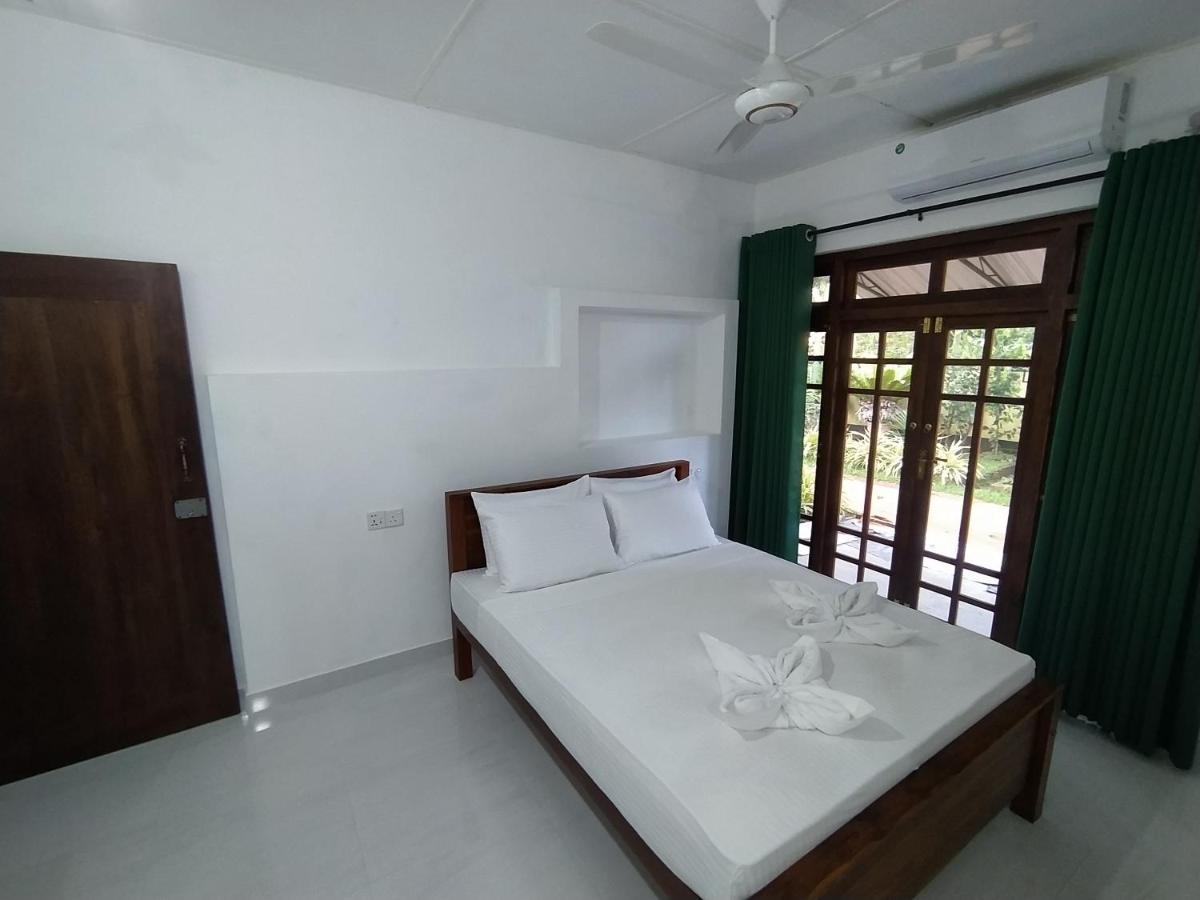 Water Front Home Stay And Resort Anuradhapura Eksteriør billede