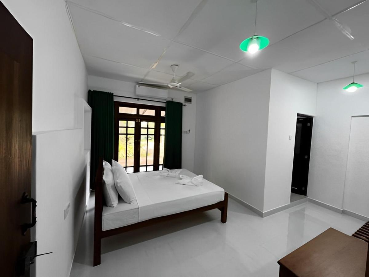 Water Front Home Stay And Resort Anuradhapura Eksteriør billede