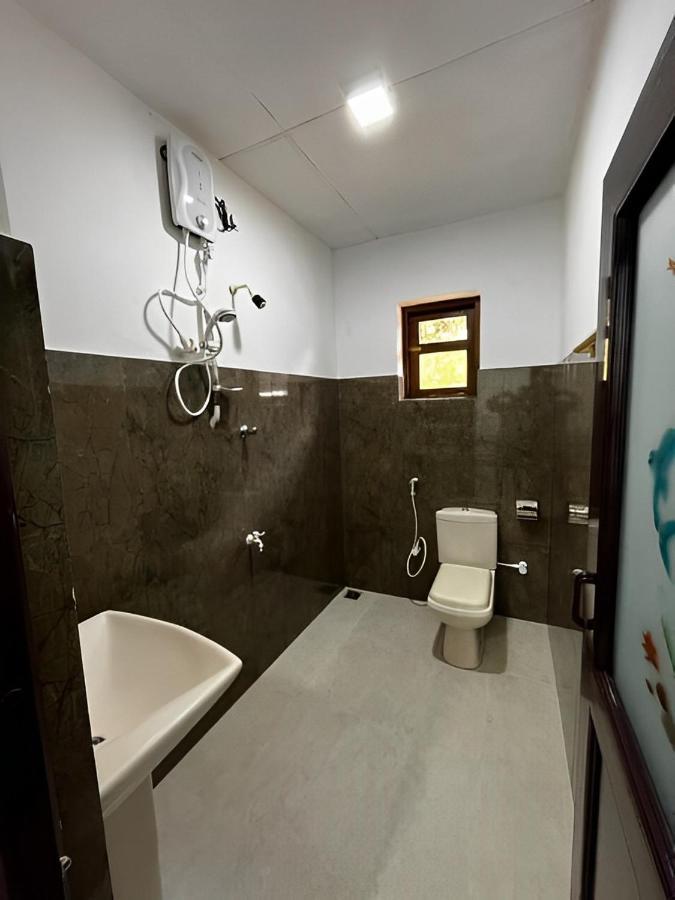 Water Front Home Stay And Resort Anuradhapura Eksteriør billede