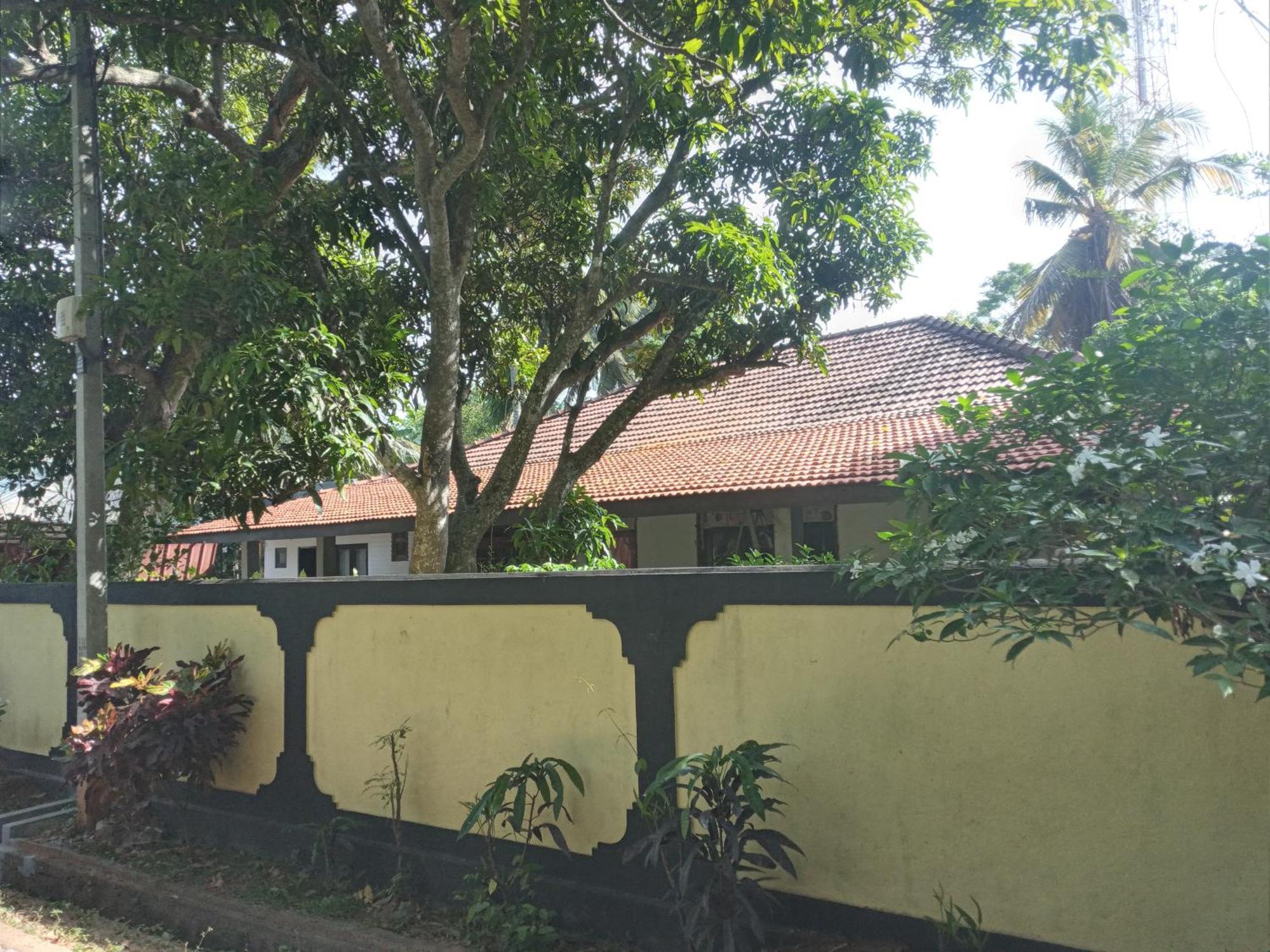 Water Front Home Stay And Resort Anuradhapura Eksteriør billede