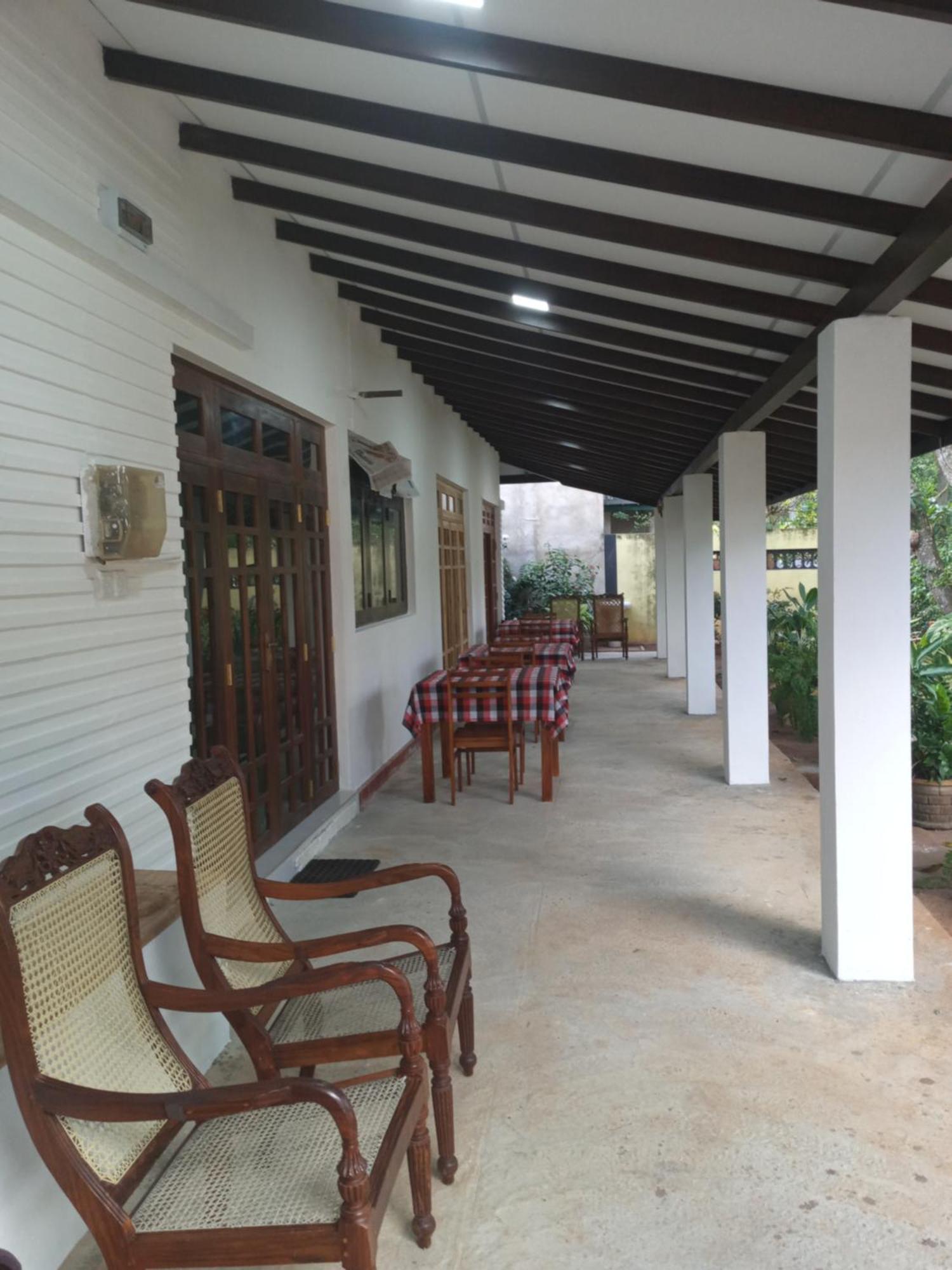 Water Front Home Stay And Resort Anuradhapura Eksteriør billede
