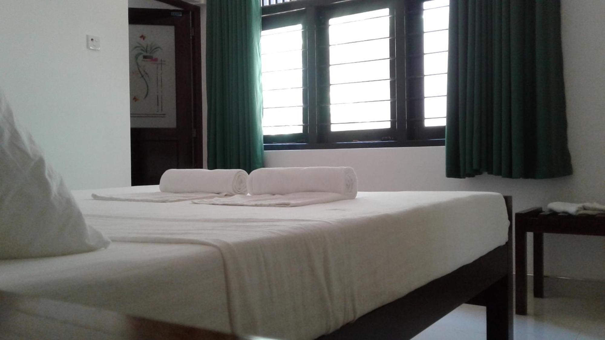 Water Front Home Stay And Resort Anuradhapura Eksteriør billede