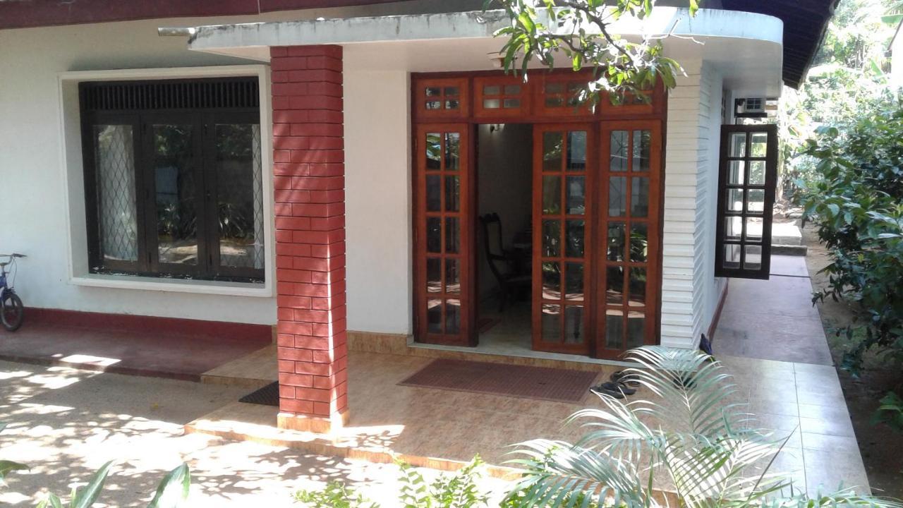 Water Front Home Stay And Resort Anuradhapura Eksteriør billede