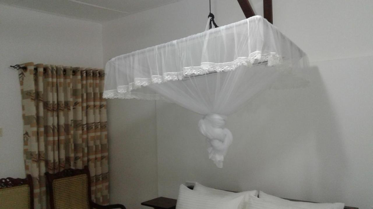 Water Front Home Stay And Resort Anuradhapura Eksteriør billede